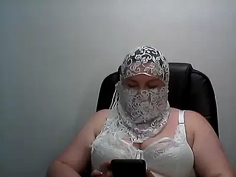 Snapshot of EllaLove2277 chatting on June 24, 2026, 10:25 am EllaLove2277 online show from June 24, 2026, 10:25 am