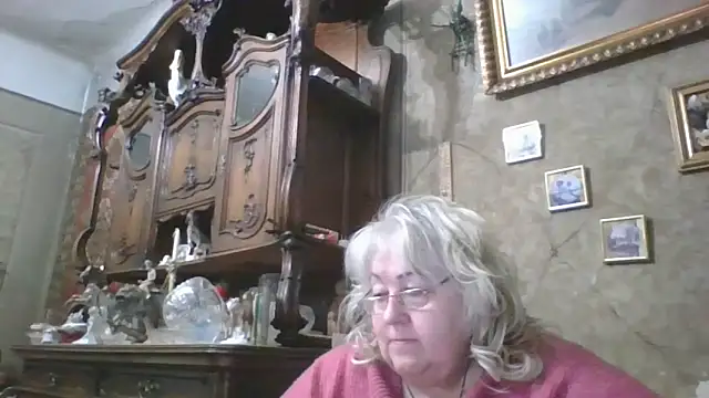 Snapshot of Lala-Love56 chatting on May 17, 2026, 9:22 pm Lala-Love56 online show from May 17, 2026, 9:22 pm