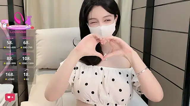  Ling Ling online show from October 8, 2025, 1:31 pm