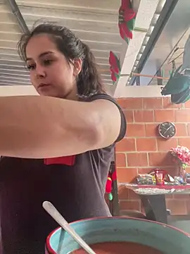 amberbakee online show from December 17, 2025, 3:18 pm