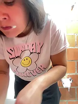 amberbakee online show from February 2, 2026, 1:54 pm