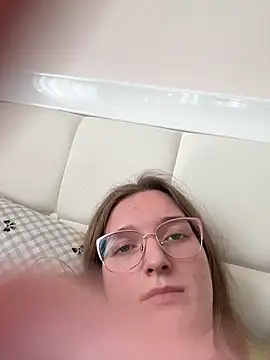 Bellatrisssaa online show from March 6, 2026, 1:40 pm