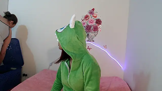 Valeryxs online show from October 31, 2025, 4:08 pm