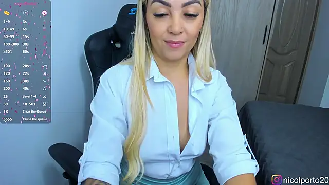 NicolPorto online show from October 31, 2025, 12:39 pm