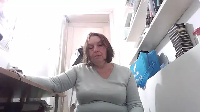 AnnaLive570 online show from April 22, 2026, 4:26 am