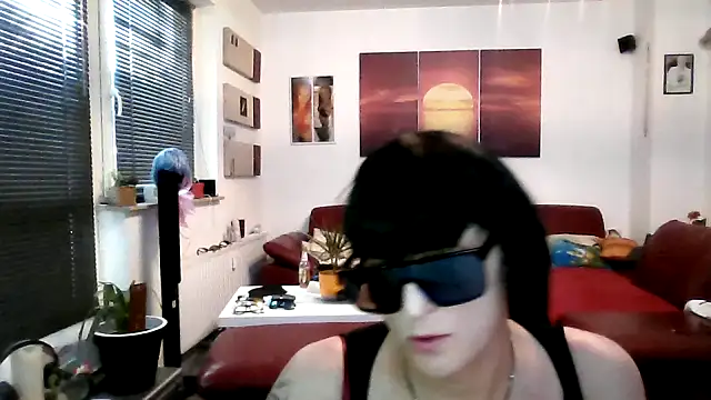 hellgirl1980 online show from September 23, 2025, 5:05 pm