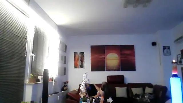 hellgirl1980 online show from October 12, 2025, 2:32 am