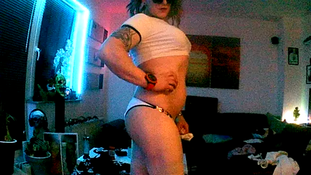 hellgirl1980 online show from December 1, 2025, 6:24 pm