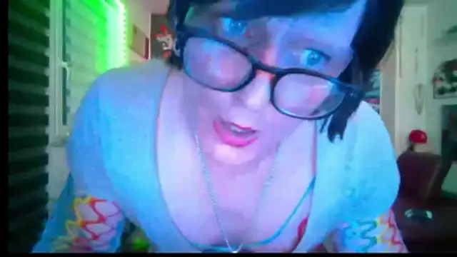 hellgirl1980 online show from May 8, 2026, 7:52 pm