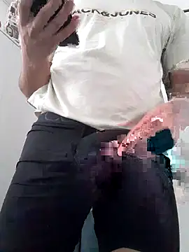 Andr3s69xxx online show from April 30, 2026, 9:48 am