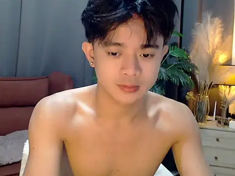 NautyBoyBrazeen 143 online show from April 23, 2026, 9:06 pm