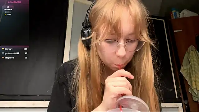 LouieRutt online show from September 15, 2025, 4:18 pm