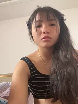 Emlyly-18 online show from September 14, 2025, 2:54 am