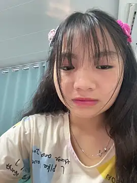 Emlyly-18 online show from October 9, 2025, 12:52 am