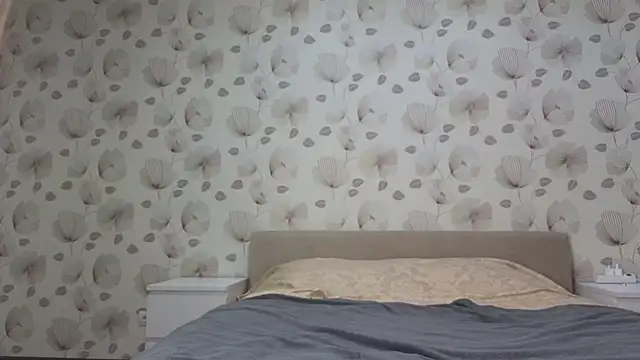 Annabel theMoon online show from October 6, 2025, 2:31 am