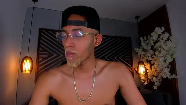 B Wild online show from October 22, 2025, 3:51 am