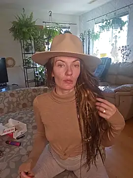 Snapshot of Blossom94 chatting on September 16, 2025, 5:47 pm Blossom94 online show from September 16, 2025, 5:47 pm