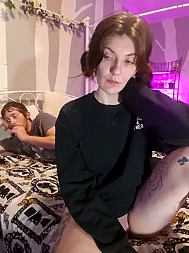 Snapshot of Blossom94 chatting on October 5, 2025, 5:28 am Blossom94 online show from October 5, 2025, 5:28 am