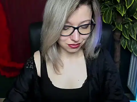 Snapshot of loveHeidi chatting on April 30, 2026, 4:30 am loveHeidi online show from April 30, 2026, 4:30 am