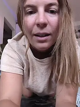 Snapshot of story_of_sarah chatting on July 17, 2026, 8:21 am story of sarah online show from July 17, 2026, 8:21 am