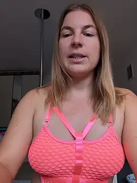 Snapshot of story_of_sarah chatting on July 31, 2026, 8:36 am story of sarah online show from July 31, 2026, 8:36 am