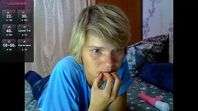 SaraSnow  online show from September 15, 2025, 5:57 pm