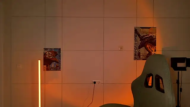 Yoka paradoXXX online show from October 15, 2025, 5:07 am