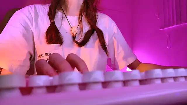 Yoka paradoXXX online show from December 5, 2025, 5:16 am