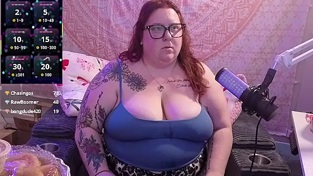 brookenicole3003 online show from May 17, 2026, 1:14 am