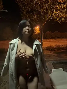 Fengbaby-555 online show from April 18, 2026, 2:21 pm