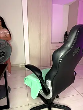 SofiaLust Eup online show from November 17, 2025, 3:45 am