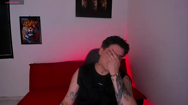 PeytonBox online show from September 10, 2025, 12:05 pm