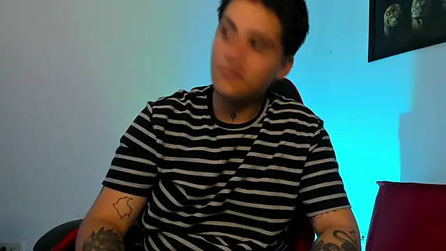 PeytonBox online show from October 15, 2025, 11:32 am