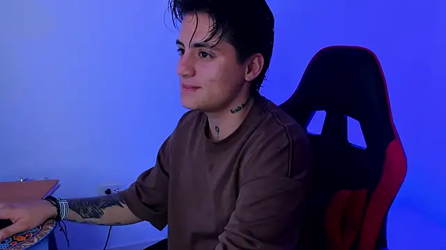 PeytonBox online show from October 18, 2025, 12:28 pm