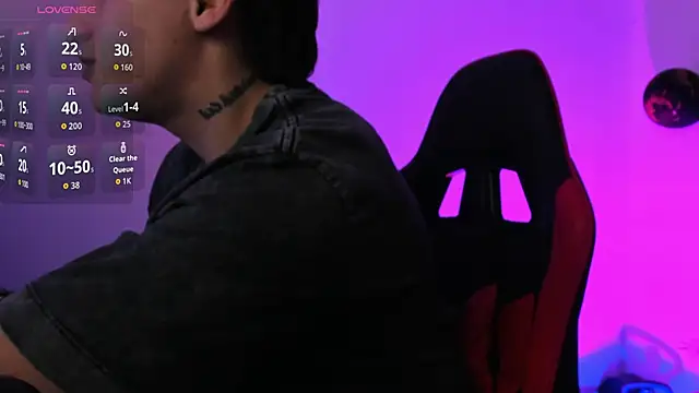 PeytonBox online show from October 31, 2025, 11:33 am