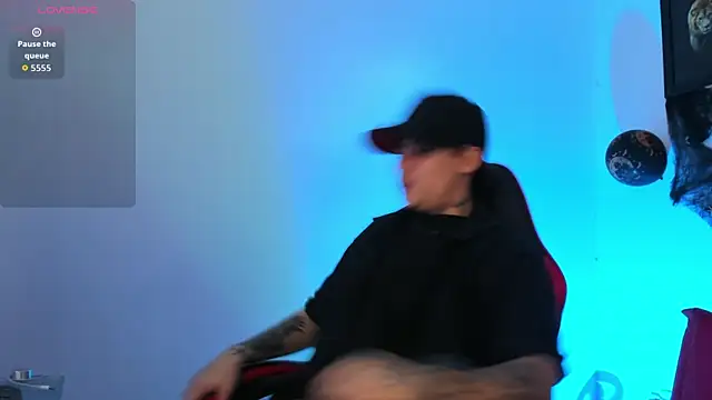 PeytonBox online show from November 1, 2025, 12:40 pm