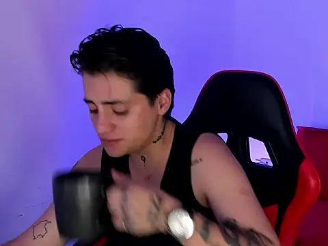 PeytonBox online show from December 1, 2025, 11:37 am