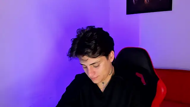 PeytonBox online show from December 3, 2025, 11:30 am