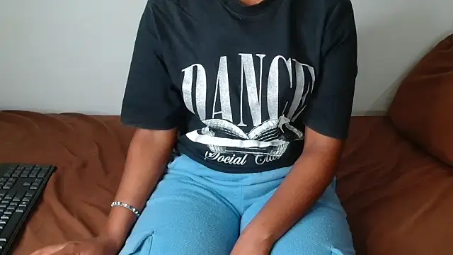 AshleyT255 online show from September 29, 2025, 6:46 pm