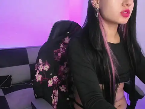 GwenHazel online show from October 2, 2025, 12:06 am