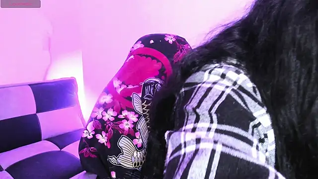 GwenHazel online show from October 15, 2025, 11:21 am