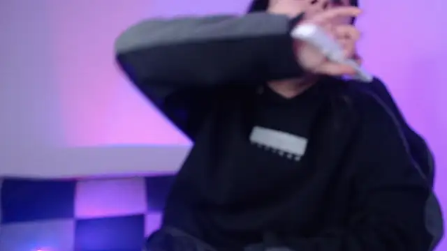 GwenHazel online show from November 26, 2025, 11:22 am