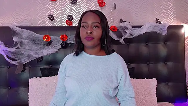 NaiaraMasson  online show from October 20, 2025, 12:38 pm