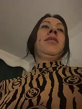 Snapshot of Biancamirage3 chatting on February 1, 2026, 11:03 pm Biancamirage3 online show from February 1, 2026, 11:03 pm