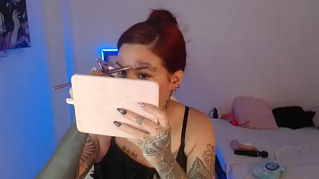 Snapshot of Maddy_Vicius19 chatting on October 15, 2025, 8:31 pm Maddy Vicius19 online show from October 15, 2025, 8:31 pm