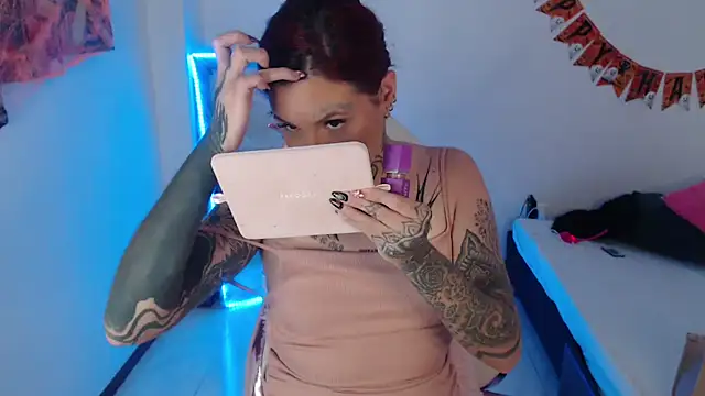 Snapshot of Maddy_Vicius19 chatting on October 24, 2025, 9:00 pm Maddy Vicius19 online show from October 24, 2025, 9:00 pm