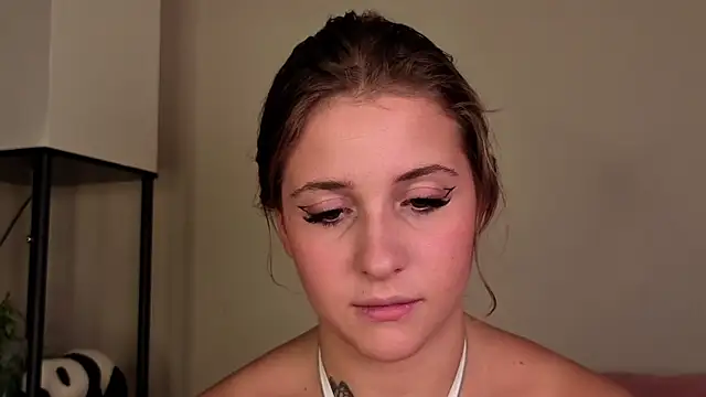 Snapshot of LoveSeekins chatting on December 17, 2025, 7:09 pm LoveSeekins online show from December 17, 2025, 7:09 pm