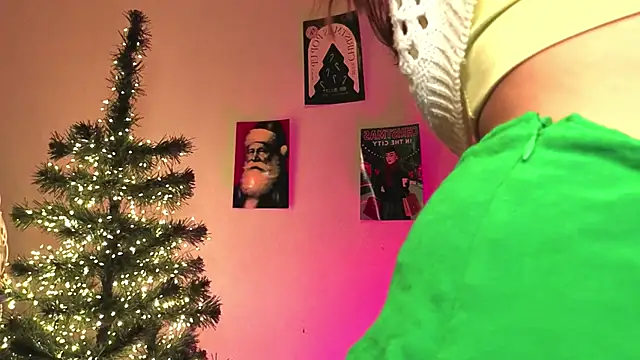 Snapshot of LoveSeekins chatting on January 9, 2026, 6:10 pm LoveSeekins online show from January 9, 2026, 6:10 pm