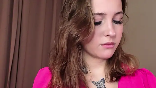 Snapshot of LoveSeekins chatting on March 3, 2026, 7:09 pm LoveSeekins online show from March 3, 2026, 7:09 pm