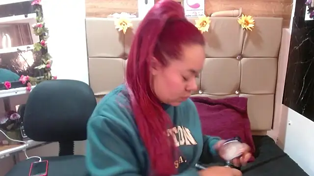 MIA  SPENCER online show from October 1, 2025, 6:14 pm